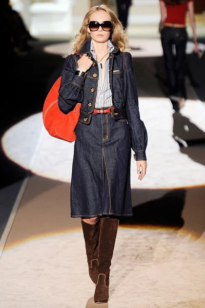Look 8